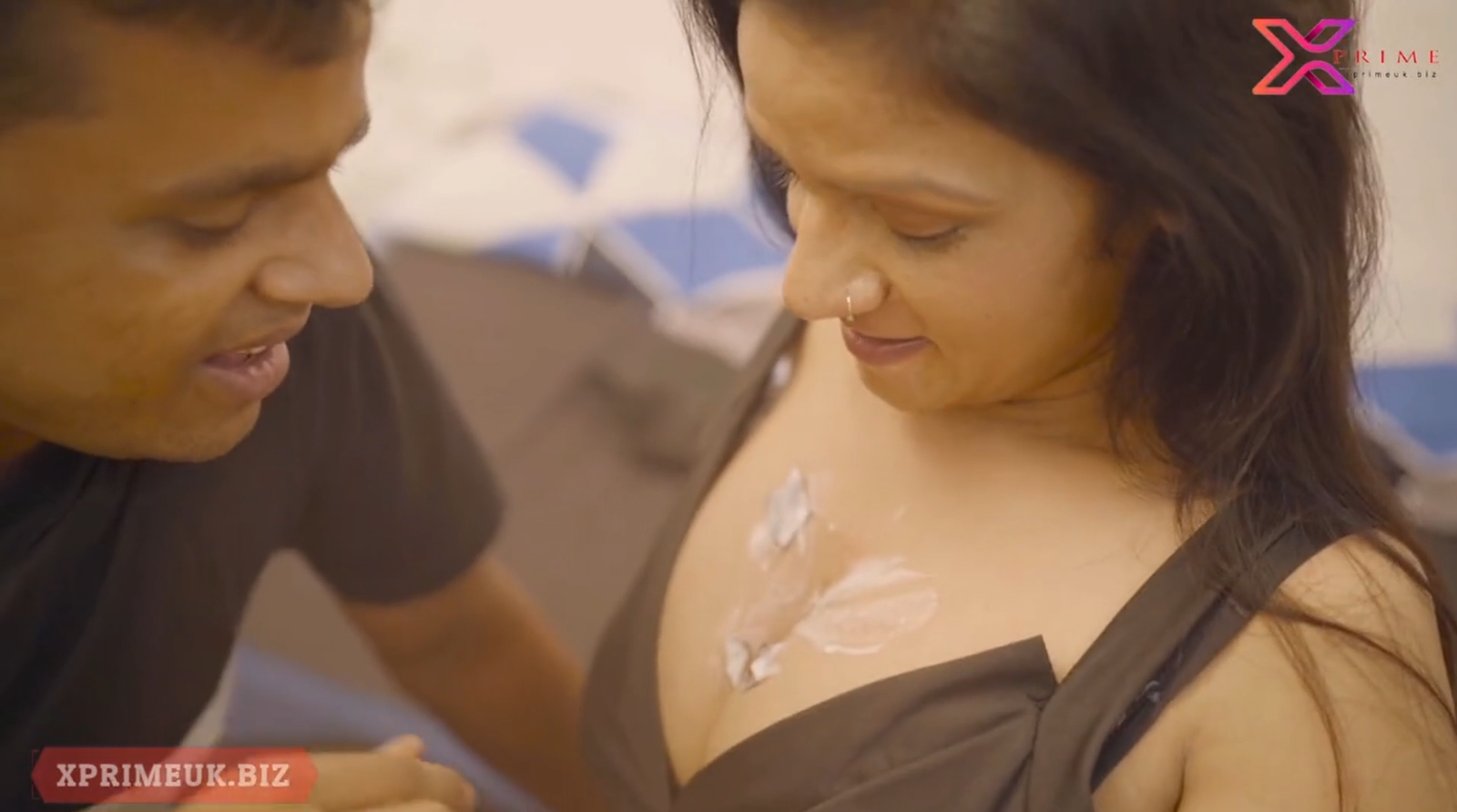 Horny Indian Bhabhi Fucks Delivery Boy